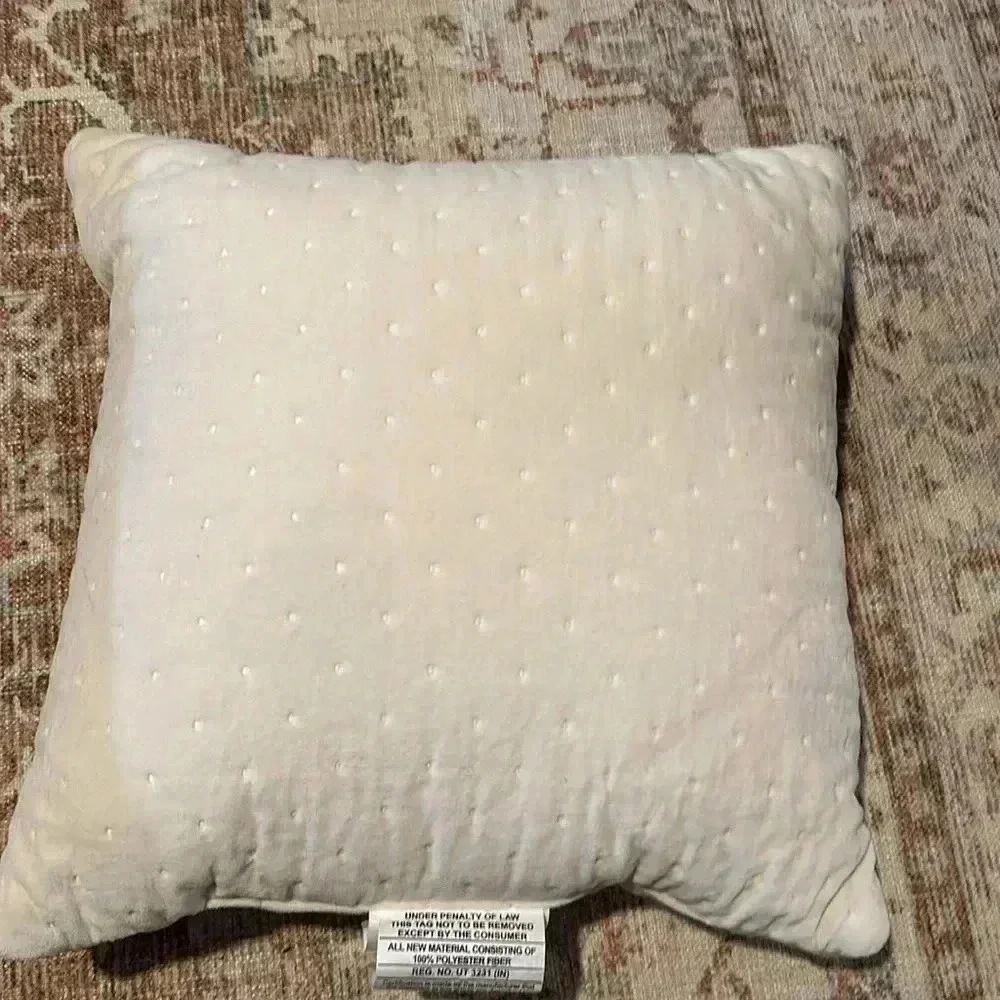 THRESHOLD QUILTED VELVET‎ SQUARE PILLOW 18x18